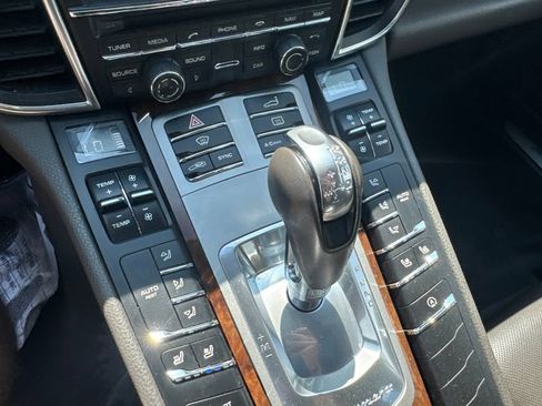 Used 2016 Porsche Panamera 4 AWD/4WD image 21