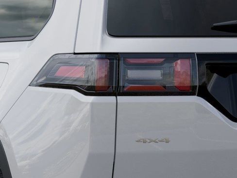 New 2026 Jeep Cherokee Overland image 9