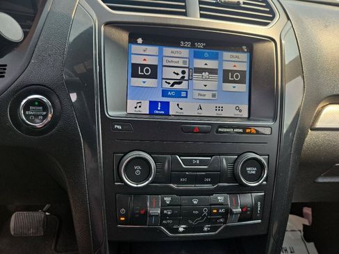 Used 2019 Ford Explorer XLT w/ Equipment Group 202A FWD image 10