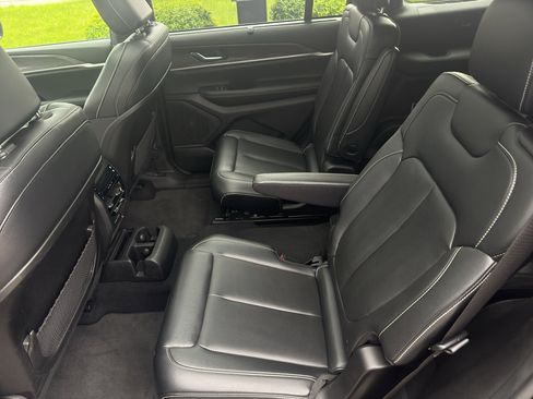 Used 2024 Jeep Grand Cherokee L Limited w/ Luxury Tech Group II AWD/4WD image 27