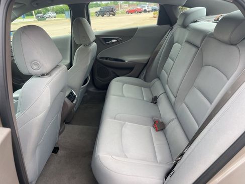 Used 2025 Chevrolet Malibu LT FWD image 17