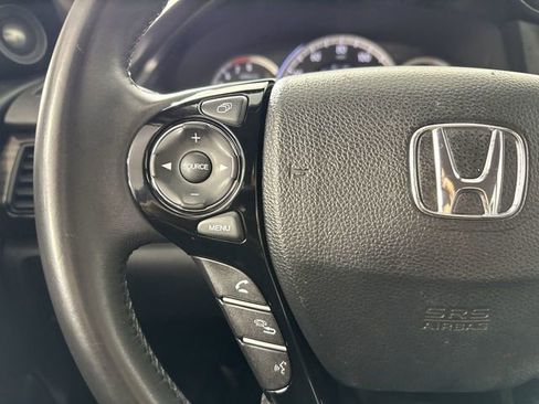 Used 2016 Honda Accord Touring image 12