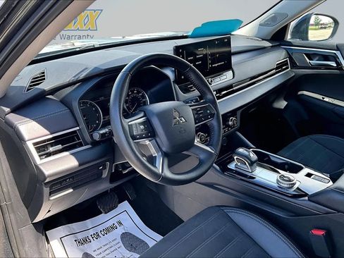 Used 2025 Mitsubishi Outlander SE AWD/4WD image 23