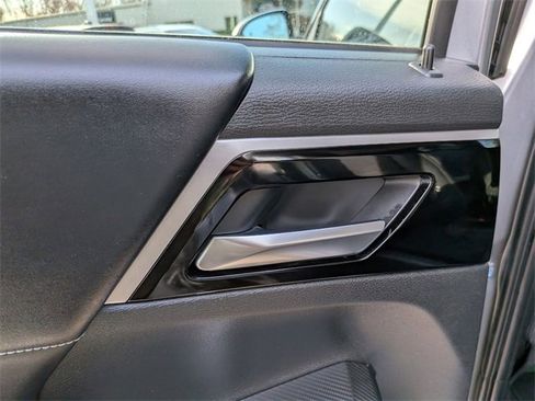 Used 2022 Mitsubishi Outlander SE image 26