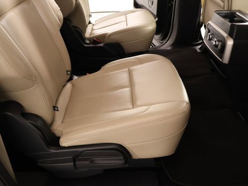 Used 2024 Ford Expedition Max XLT image 16