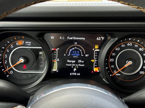 Used 2024 Jeep Wrangler Unlimited Sahara AWD/4WD image 33