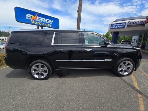 Used 2018 Cadillac Escalade ESV Platinum AWD/4WD image 8