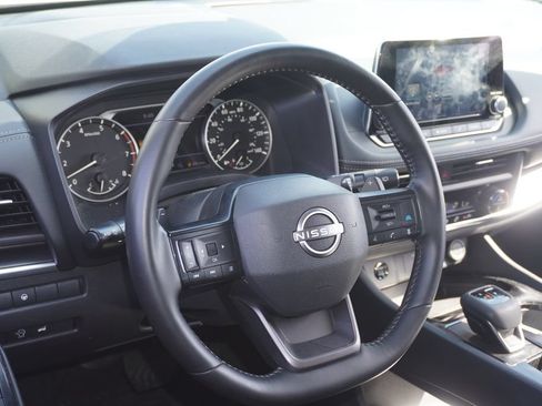 Used 2026 Nissan Rogue SV FWD image 7