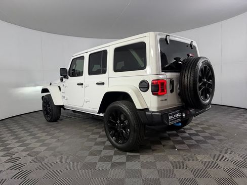 Used 2024 Jeep Wrangler Unlimited Sahara w/ Safety Group AWD/4WD image 10
