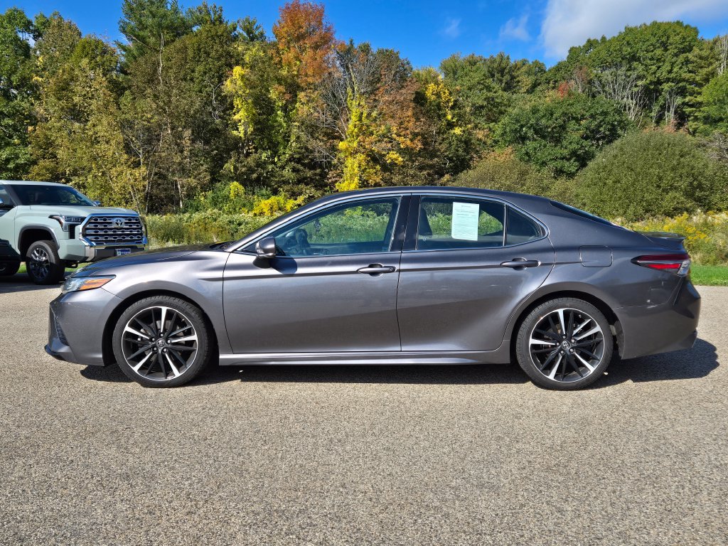 Used 2018 Toyota Camry XSE FWD image 2