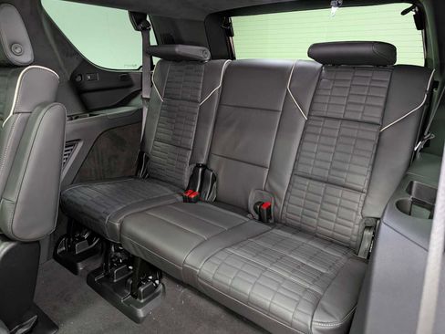 New 2026 Cadillac Escalade Platinum Sport w/ LPO, ONYX Package image 19