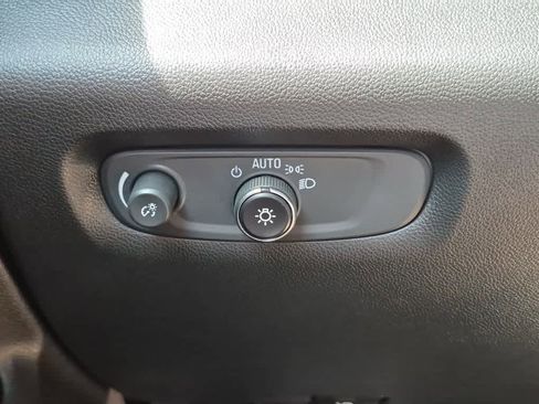 Used 2023 Chevrolet Traverse LT FWD image 21