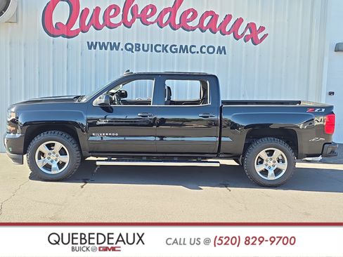 Used 2018 Chevrolet Silverado 1500 LT w/ All Star Edition AWD/4WD image 3
