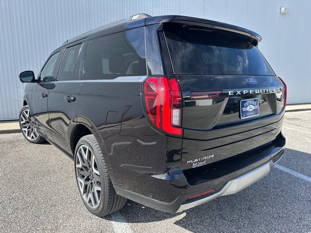 Used 2025 Ford Expedition Platinum w/ Platinum Ultimate Package AWD/4WD image 5