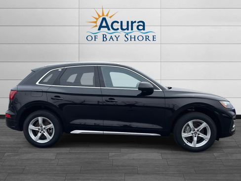 Used 2021 Audi Q5 Premium w/ Convenience Package image 5