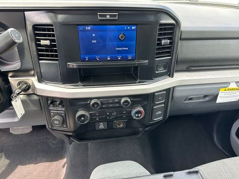 Used 2025 Ford F250 XLT AWD/4WD image 27