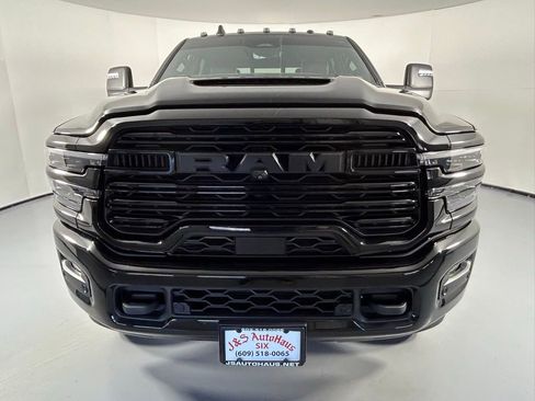 Used 2025 RAM 3500 Laramie AWD/4WD image 2