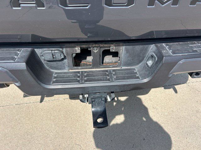 Used 2025 Toyota Tacoma TRD Off-Road AWD/4WD image 10