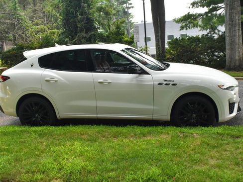 Used 2023 Maserati Levante Modena AWD/4WD image 10