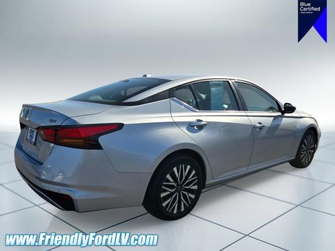 Used 2024 Nissan Altima 2.5 SV FWD image 6