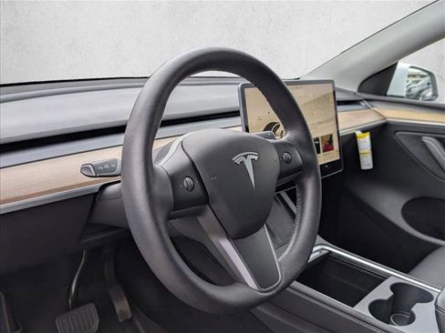 Used 2023 Tesla Model Y Long Range image 10