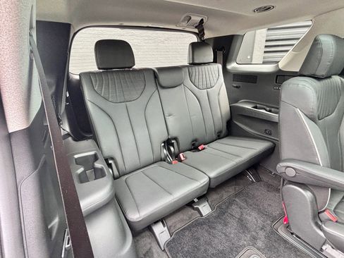 Used 2024 Hyundai Palisade Limited FWD image 32