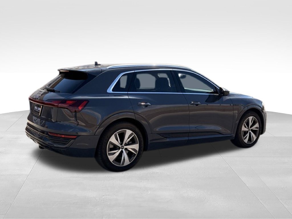 Used 2024 Audi Q8 e-tron Premium Plus w/ Premium Plus Package AWD/4WD image 7
