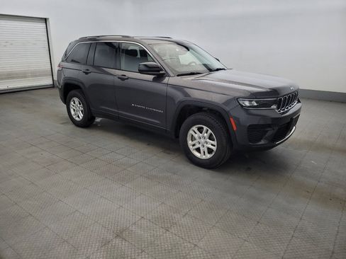 Used 2022 Jeep Grand Cherokee Laredo w/ Luxury Tech Group I AWD/4WD image 11