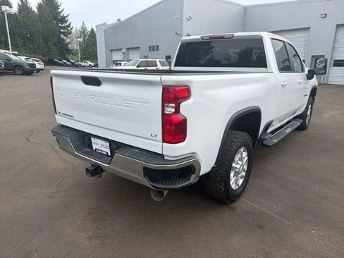 Used 2022 Chevrolet Silverado 2500 LT w/ Convenience Package AWD/4WD image 3