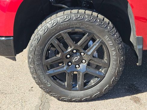 Used 2024 Chevrolet Silverado 1500 LT Trail Boss w/ Convenience Package II image 10