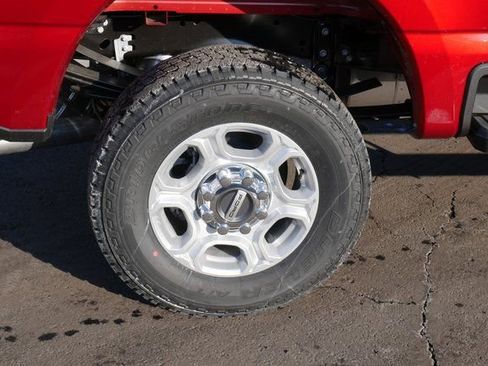 New 2026 Ford F250 XLT w/ FX4 Off-Road Package AWD/4WD image 11