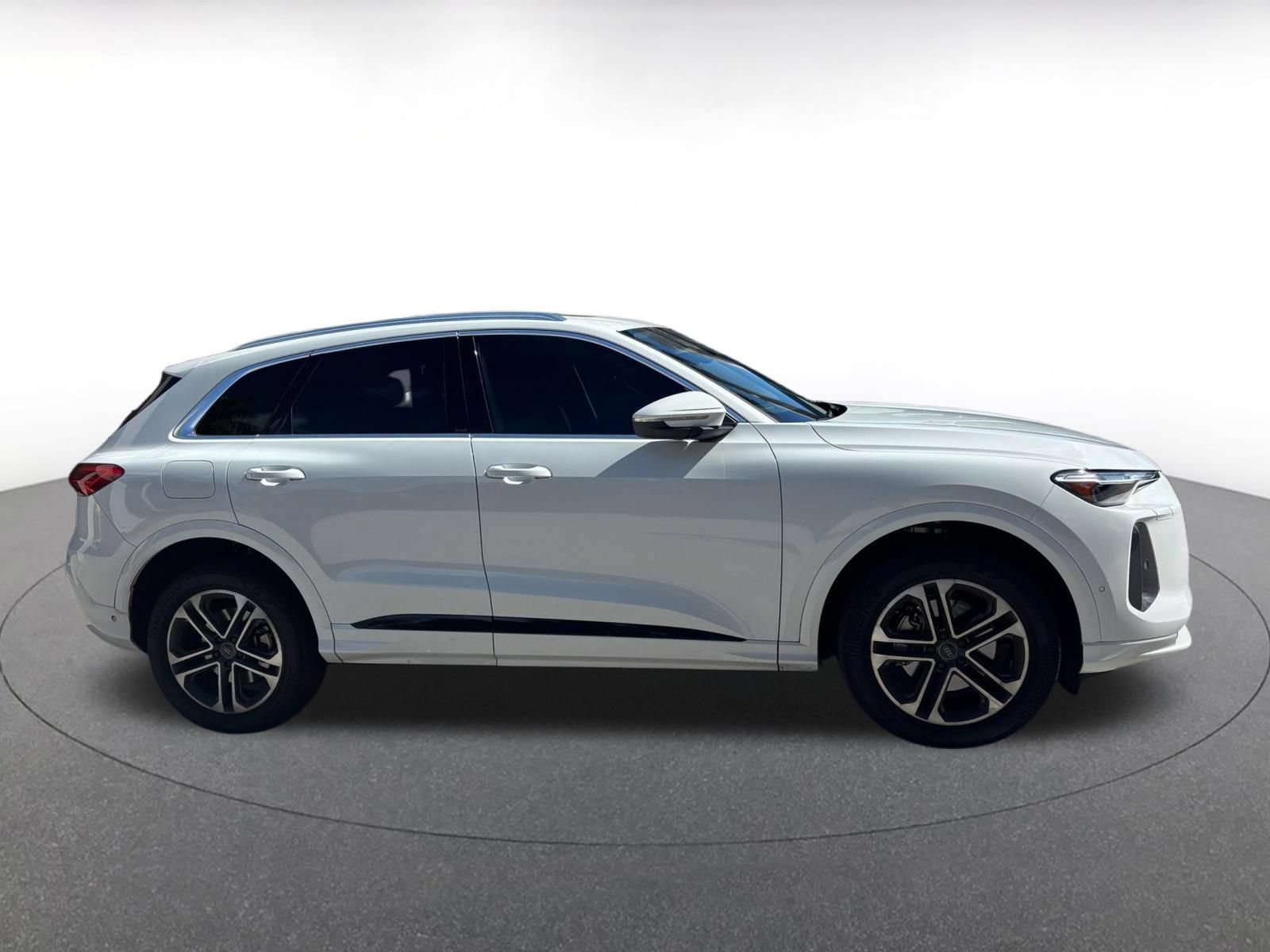 Used 2025 Audi Q5 Premium Plus AWD/4WD image 9