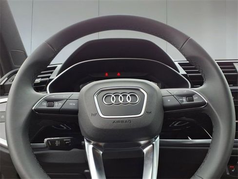 New 2025 Audi Q3 2.0T Premium image 14