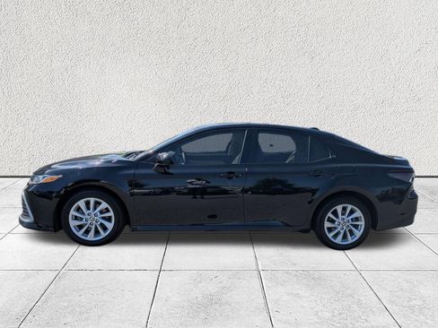 Used 2023 Toyota Camry LE image 6