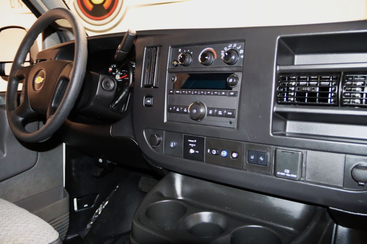 Used 2025 Chevrolet Express 3500 LT w/ LT Preferred Equipment Group RWD image 55