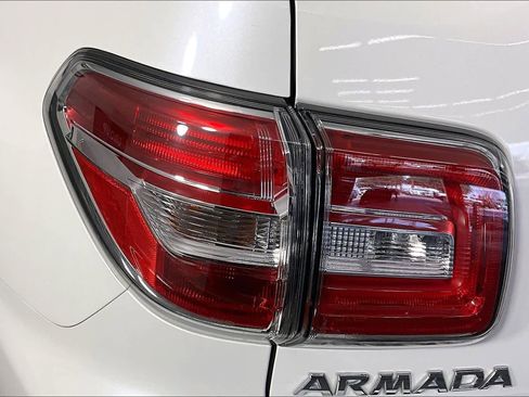 Used 2020 Nissan Armada Platinum w/ Captain's Chairs Package RWD image 26