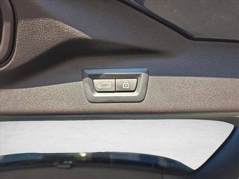 Used 2021 BMW X7 M50i w/ Dynamic Handling Package image 13