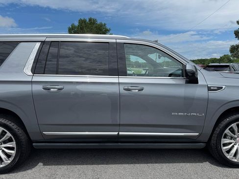 Used 2022 GMC Yukon XL Denali AWD/4WD image 46