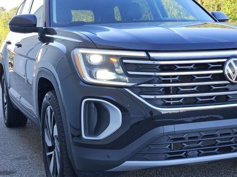 Used 2025 Volkswagen Atlas SE FWD image 9