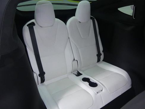 Used 2022 Tesla Model X image 23