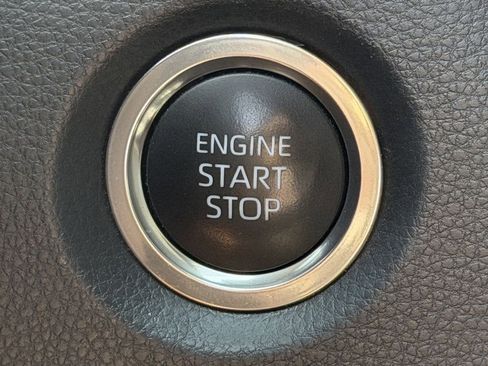 Used 2025 Toyota Corolla SE FWD image 22