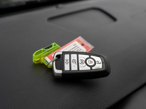 Used 2020 Ford Explorer XLT w/ Equipment Group 202A image 31