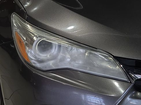 Used 2017 Toyota Camry LE FWD image 8