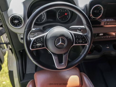 Used 2024 Mercedes-Benz Sprinter 2500 image 30