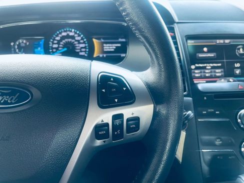 Used 2013 Ford Taurus SEL FWD image 16