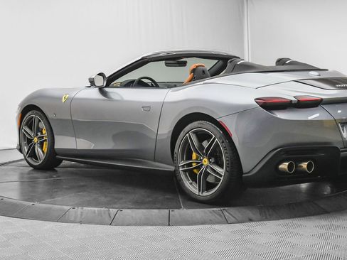 Certified 2025 Ferrari Roma Spider image 5