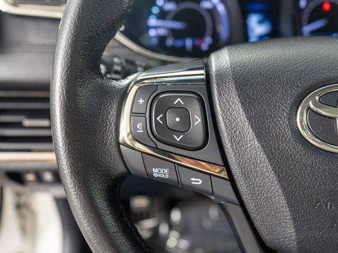 Used 2014 Toyota Avalon XLE Touring FWD image 16