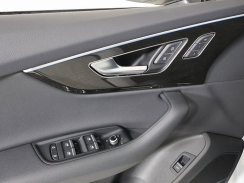 Used 2025 Audi Q7 2.0T Premium w/ Convenience Plus Package image 21