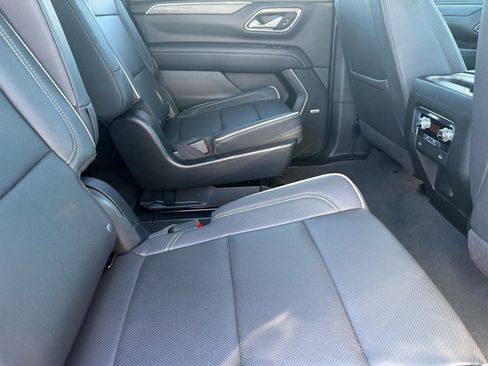 Used 2023 GMC Yukon XL SLT image 30