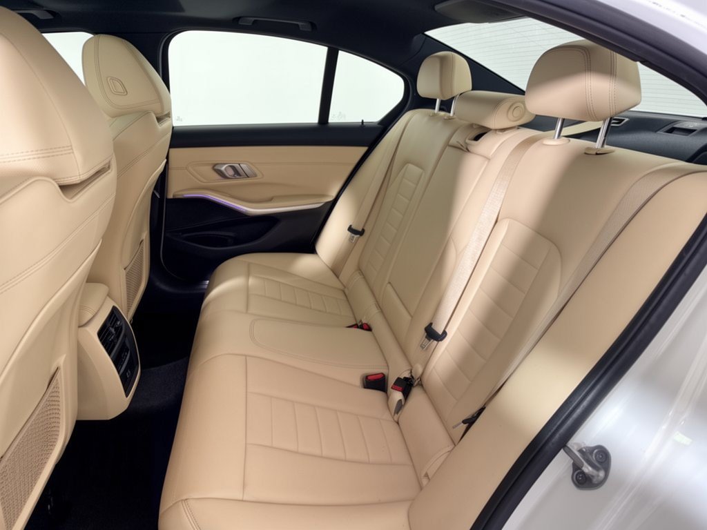 Used 2021 BMW 330i Sedan w/ M Sport Package RWD image 25
